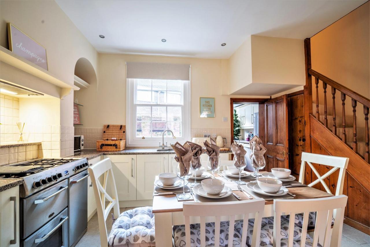 The Cottage In Chester, Sleeps 6 With Free Parking エクステリア 写真